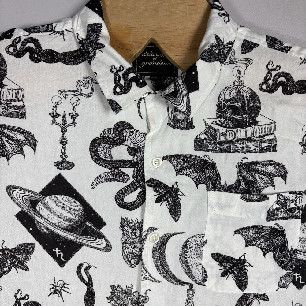 Delusions of Grandeur Men's XL White AOP Bats Button Front Short Sleeve Shirt